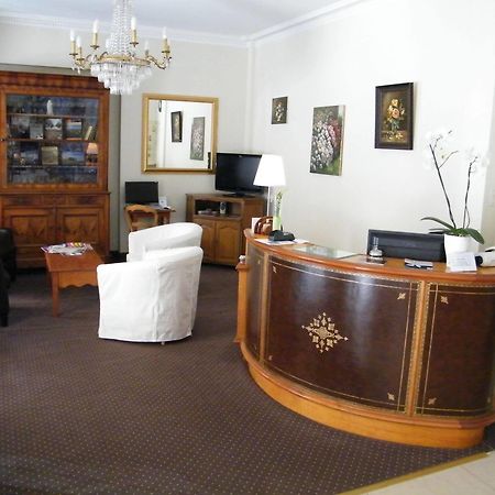 Balzac Hotel Fougères Buitenkant foto
