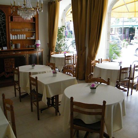 Balzac Hotel Fougères Buitenkant foto