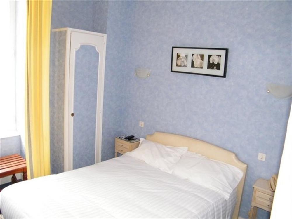 Balzac Hotel Fougères Buitenkant foto