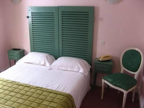 Balzac Hotel Fougères Buitenkant foto